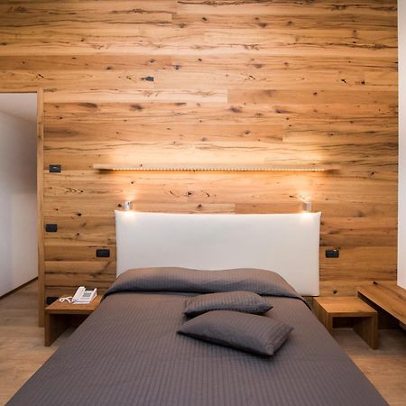 Hotel Ferrovia Calalzo di Cadore المظهر الخارجي الصورة