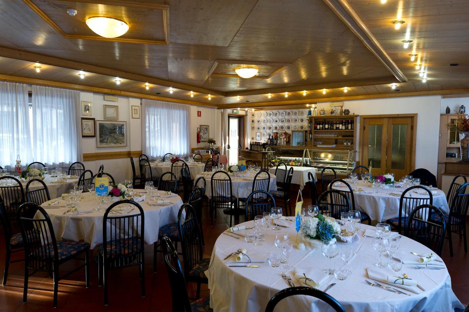 Hotel Ferrovia Calalzo di Cadore المظهر الخارجي الصورة