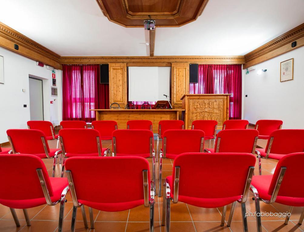 Hotel Ferrovia Calalzo di Cadore المظهر الخارجي الصورة