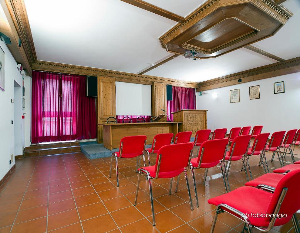 Hotel Ferrovia Calalzo di Cadore المظهر الخارجي الصورة