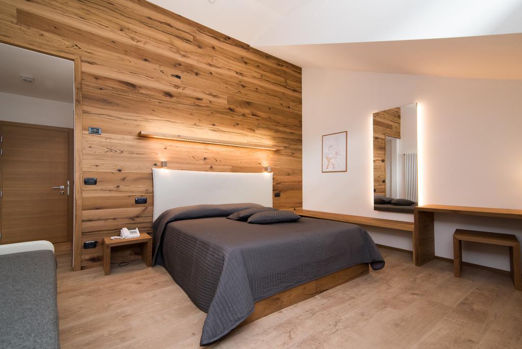Hotel Ferrovia Calalzo di Cadore المظهر الخارجي الصورة
