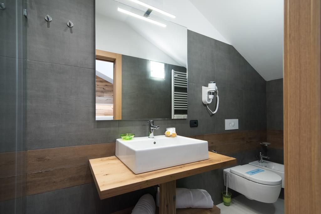 Hotel Ferrovia Calalzo di Cadore المظهر الخارجي الصورة